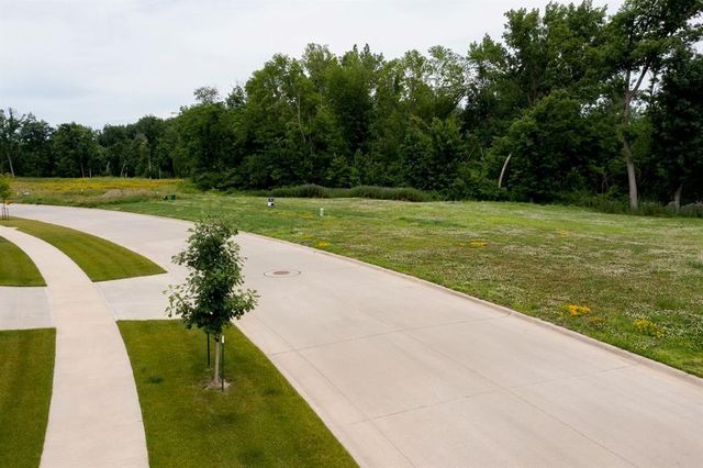 5601 Seminole Valley Trail NE, Cedar Rapids, IA 52411