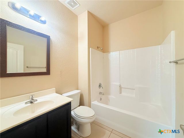 2311 Lincoln Street, Seguin, TX 78155