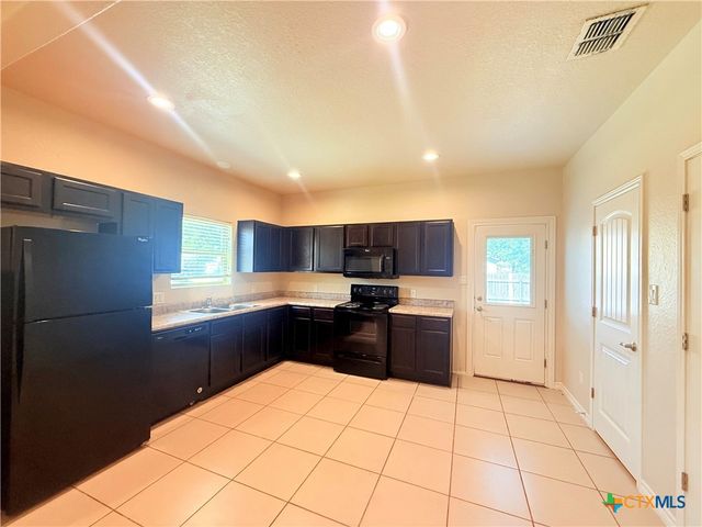 2311 Lincoln Street, Seguin, TX 78155