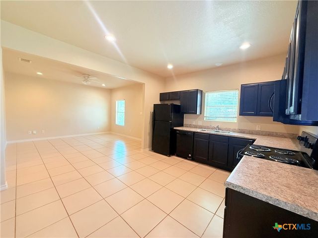 2311 Lincoln Street, Seguin, TX 78155