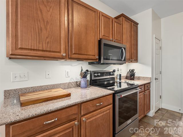 26 Lancaster Lane, Weaverville, NC 28787