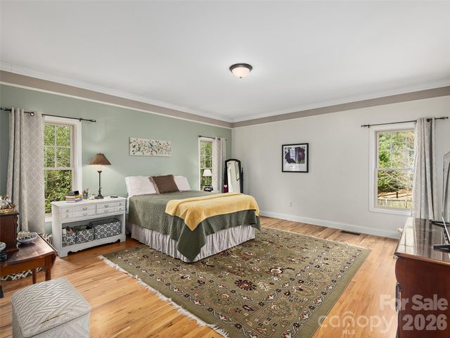 26 Lancaster Lane, Weaverville, NC 28787