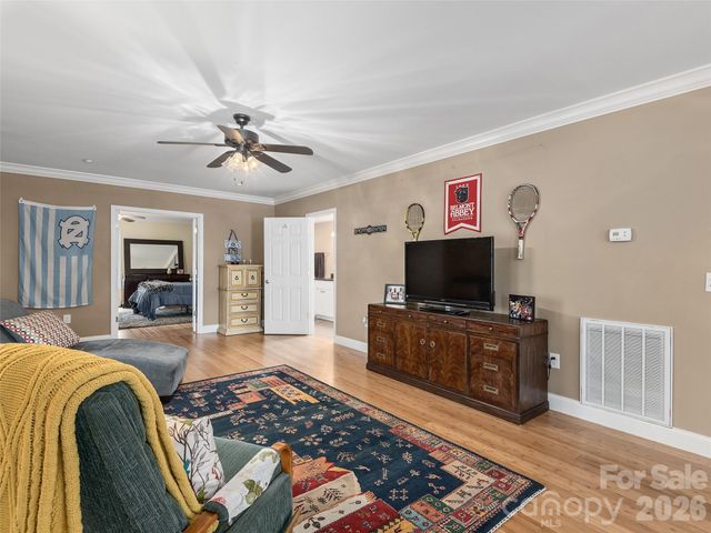 26 Lancaster Lane, Weaverville, NC 28787