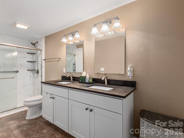 26 Lancaster Lane, Weaverville, NC 28787