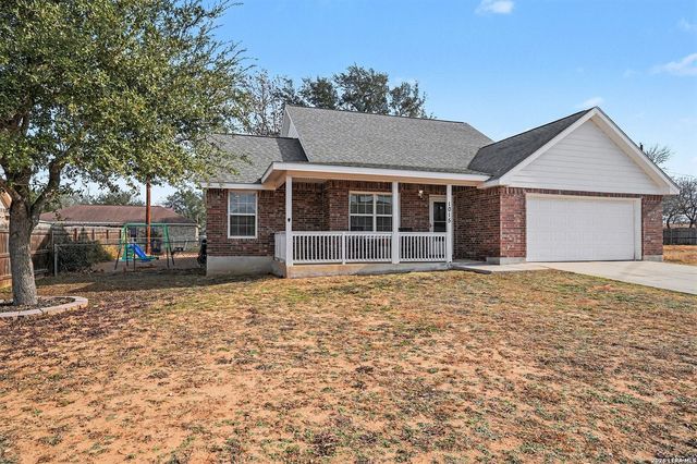 1015 Verbena Loop, Floresville, TX 78114