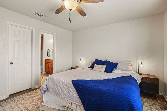 1015 Verbena Loop, Floresville, TX 78114