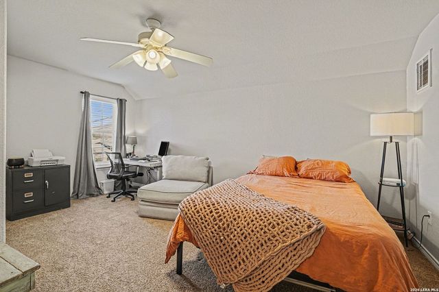 1015 Verbena Loop, Floresville, TX 78114