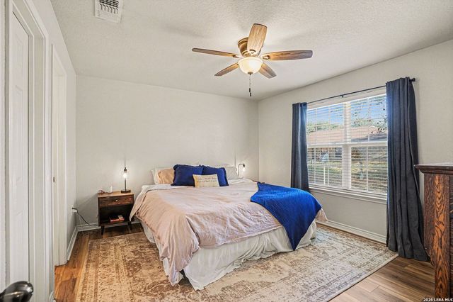 1015 Verbena Loop, Floresville, TX 78114