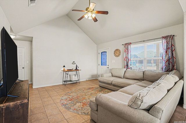 1015 Verbena Loop, Floresville, TX 78114