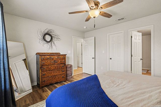 1015 Verbena Loop, Floresville, TX 78114