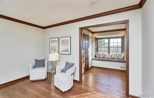 1652 Featherstone Drive, Town And Country, MO 63131