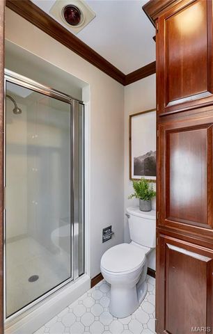 1652 Featherstone Drive, Town And Country, MO 63131