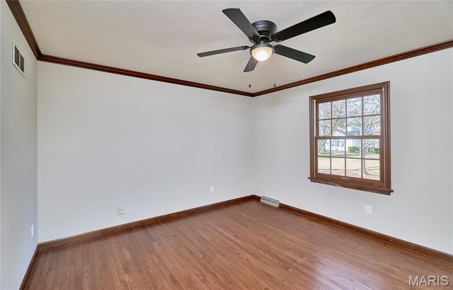 1652 Featherstone Drive, Town And Country, MO 63131