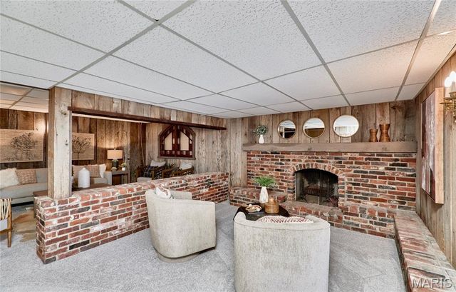 1652 Featherstone Drive, Town And Country, MO 63131