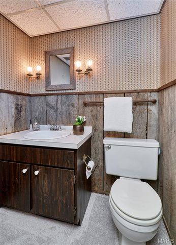 1652 Featherstone Drive, Town And Country, MO 63131