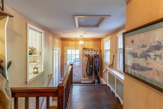 324 Sandwich St, Plymouth, MA 02360