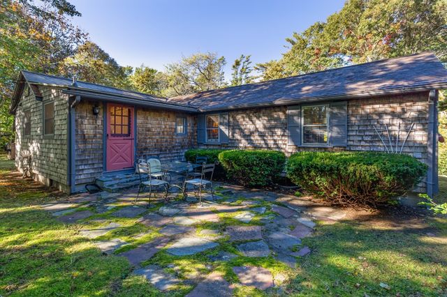 324 Sandwich St, Plymouth, MA 02360