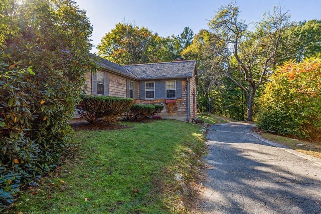 324 Sandwich St, Plymouth, MA 02360