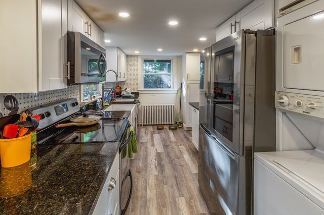 324 Sandwich St, Plymouth, MA 02360