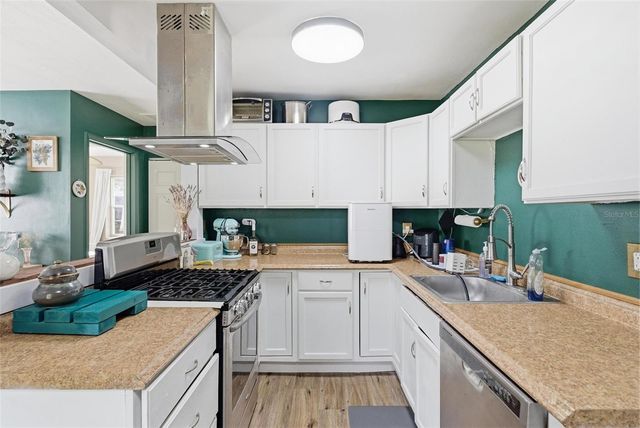 1532 ZINNIA DRIVE, Deltona, FL 32725