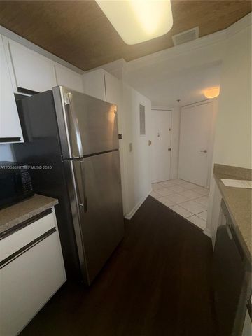 540 Brickell Key Drive 617, Miami, FL 33131