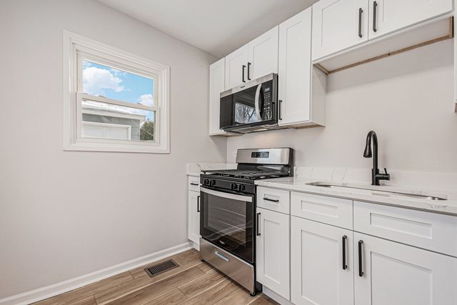 512 Sehring Street, Joliet, IL 60436