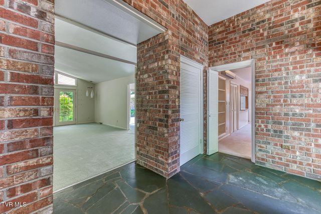 1013 King Richard Boulevard, Johnson City, TN 37604