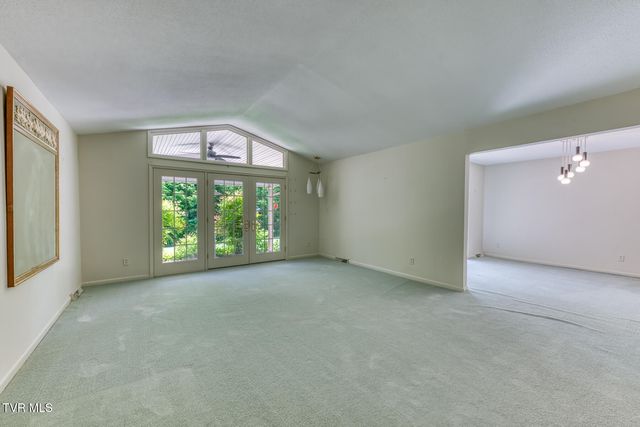 1013 King Richard Boulevard, Johnson City, TN 37604
