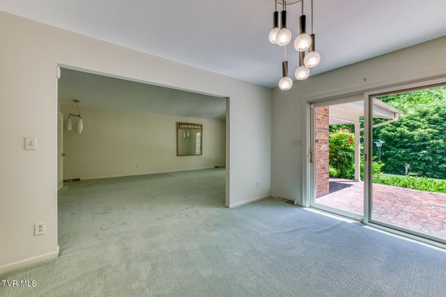 1013 King Richard Boulevard, Johnson City, TN 37604