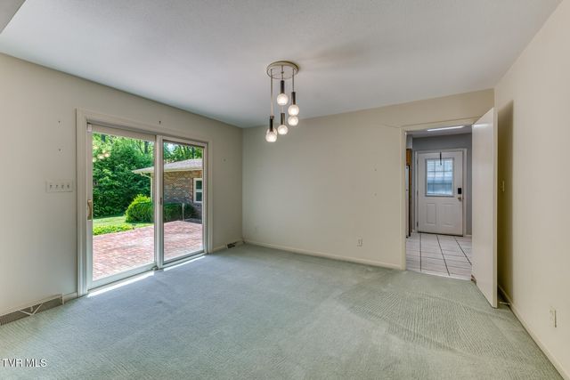 1013 King Richard Boulevard, Johnson City, TN 37604