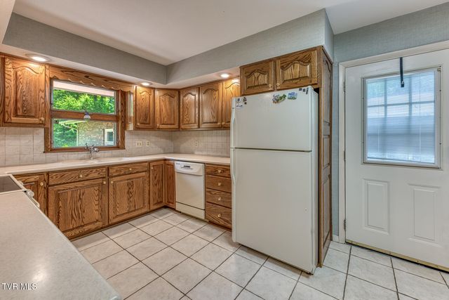1013 King Richard Boulevard, Johnson City, TN 37604