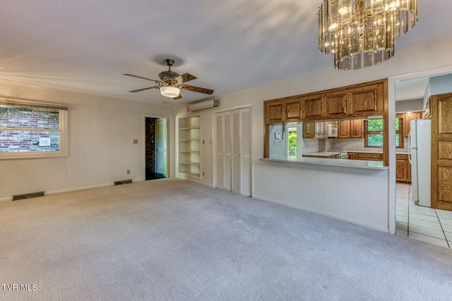 1013 King Richard Boulevard, Johnson City, TN 37604