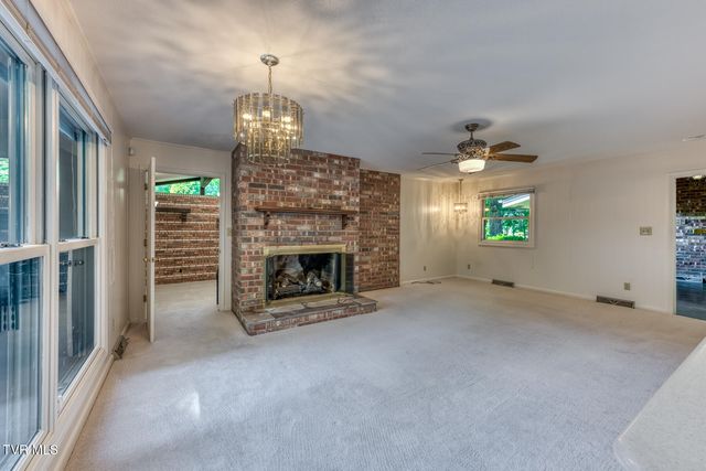 1013 King Richard Boulevard, Johnson City, TN 37604