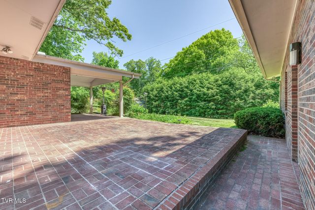 1013 King Richard Boulevard, Johnson City, TN 37604