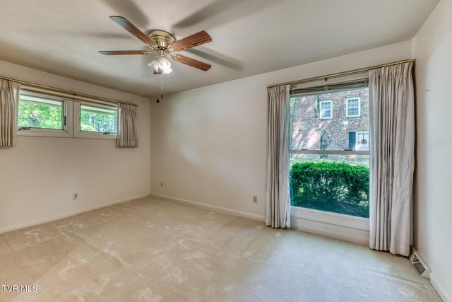 1013 King Richard Boulevard, Johnson City, TN 37604