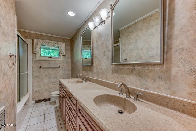 1013 King Richard Boulevard, Johnson City, TN 37604