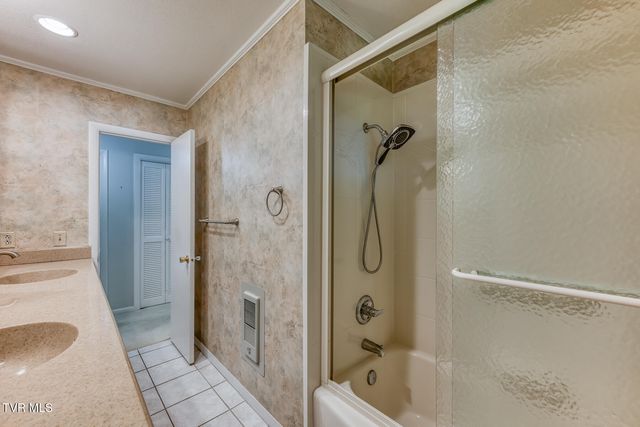 1013 King Richard Boulevard, Johnson City, TN 37604