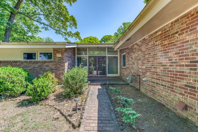 1013 King Richard Boulevard, Johnson City, TN 37604