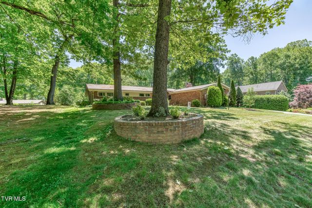 1013 King Richard Boulevard, Johnson City, TN 37604