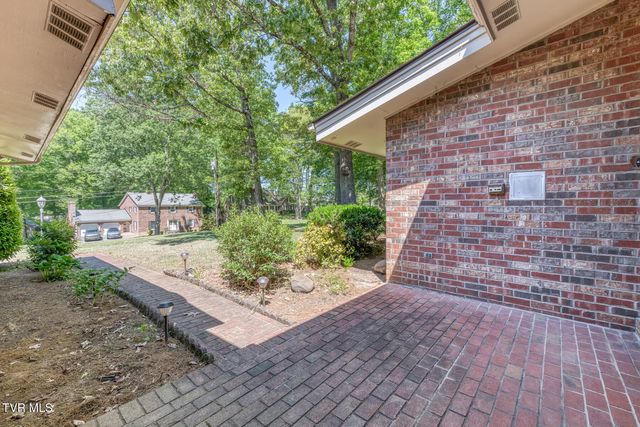 1013 King Richard Boulevard, Johnson City, TN 37604