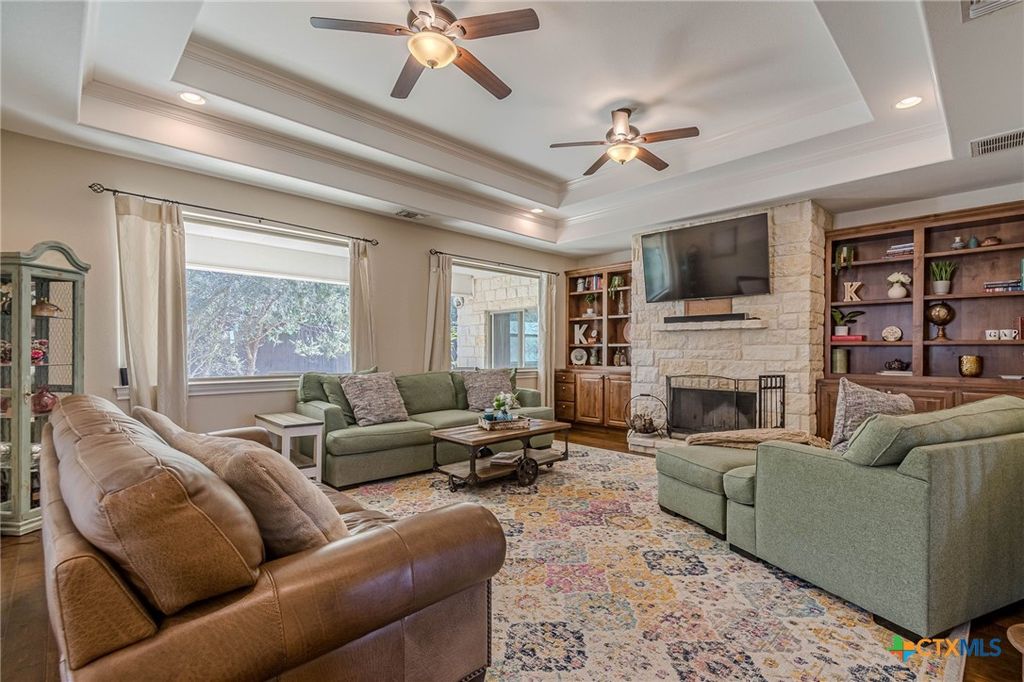 Image 11 of property listing at 105 Windcliff Way, New Braunfels, TX 78132