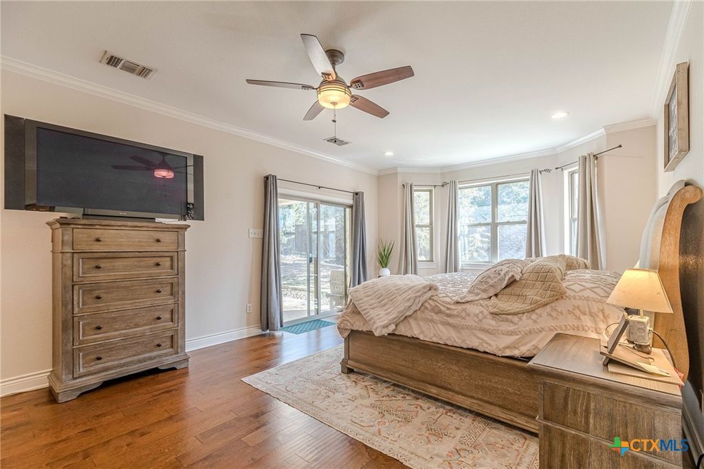 Image 20 of property listing at 105 Windcliff Way, New Braunfels, TX 78132