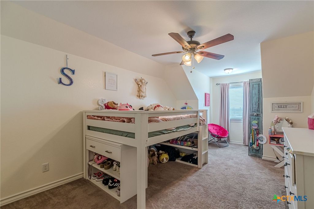 Image 28 of property listing at 105 Windcliff Way, New Braunfels, TX 78132
