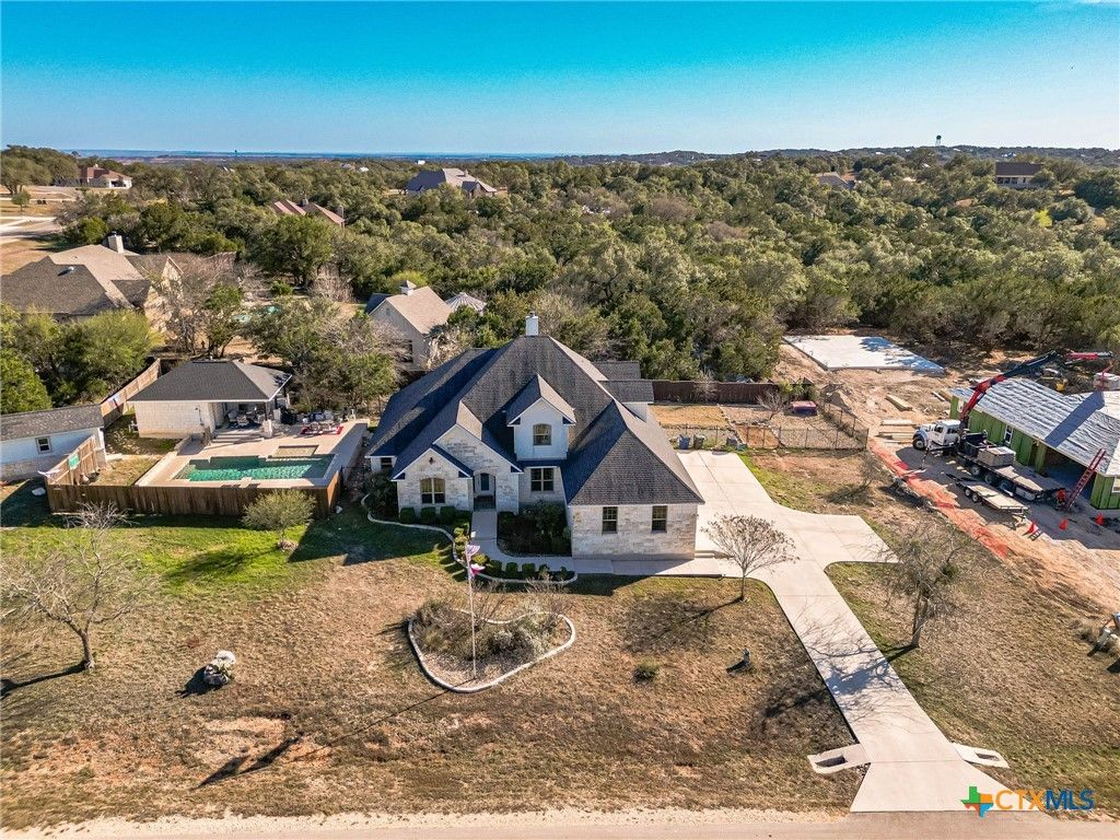 Image 3 of property listing at 105 Windcliff Way, New Braunfels, TX 78132
