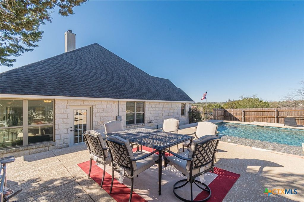 Image 35 of property listing at 105 Windcliff Way, New Braunfels, TX 78132