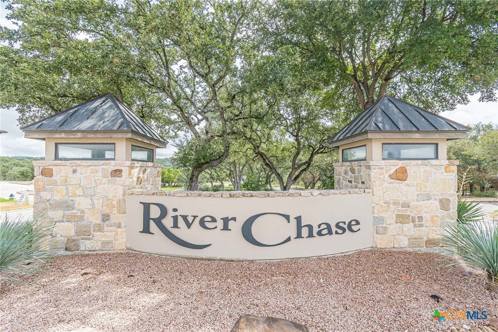 Image 42 of property listing at 105 Windcliff Way, New Braunfels, TX 78132
