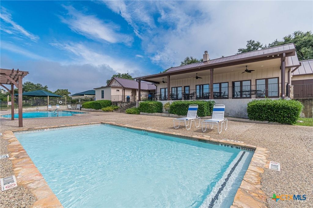 Image 45 of property listing at 105 Windcliff Way, New Braunfels, TX 78132
