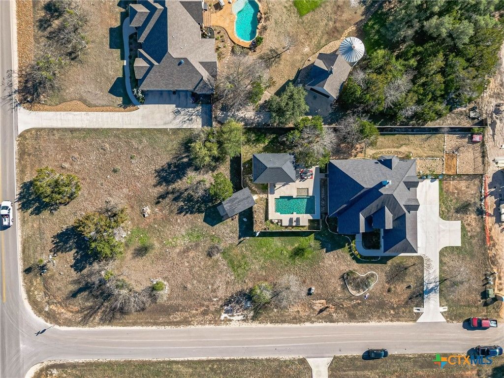 Image 5 of property listing at 105 Windcliff Way, New Braunfels, TX 78132