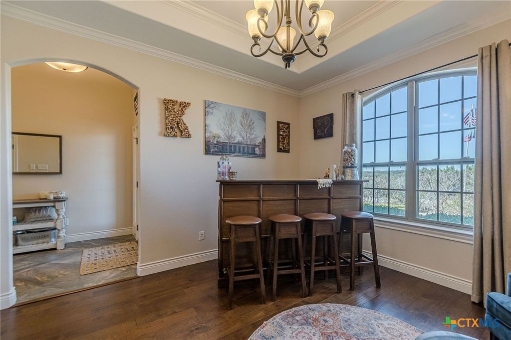 Image 8 of property listing at 105 Windcliff Way, New Braunfels, TX 78132