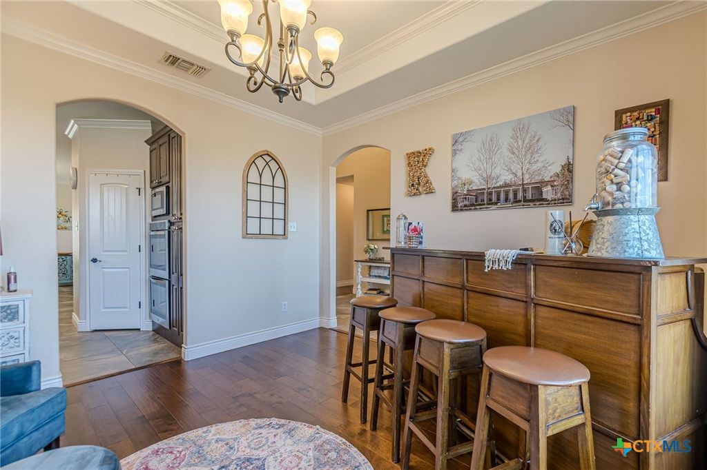 Image 9 of property listing at 105 Windcliff Way, New Braunfels, TX 78132
